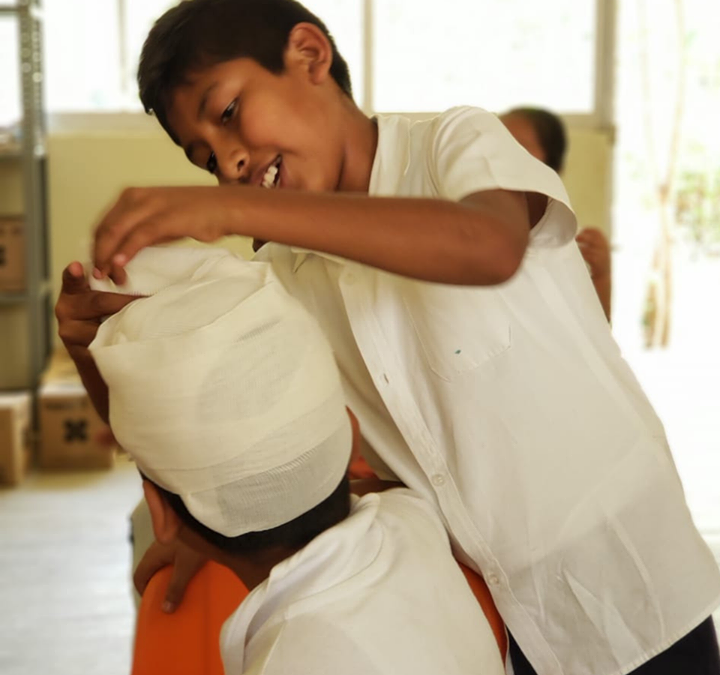 Atención medica y clases de vendaje